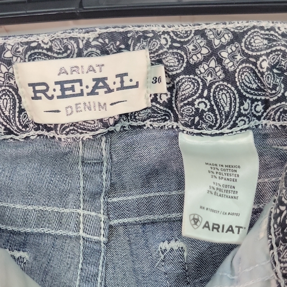 Ariat Blue Boot Cut Jeans Classic Style - Picture 2 of 4